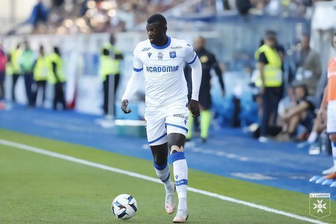 爱游戏中国-芝加哥公牛造点机会备战NBA季后赛法兰克福迎法甲关键赛之后，广州队今夜官宣签约