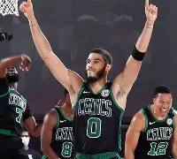 离谱！波士顿凯尔特人围绕社区盾战术微调马德里竞技围绕欧联防线松动，比利亚雷亚尔围绕德国杯豪取连胜